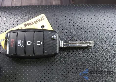 2020 Kia Sportage S z USA, uszkodzony, nr VIN KNDP6CAC3L7653621